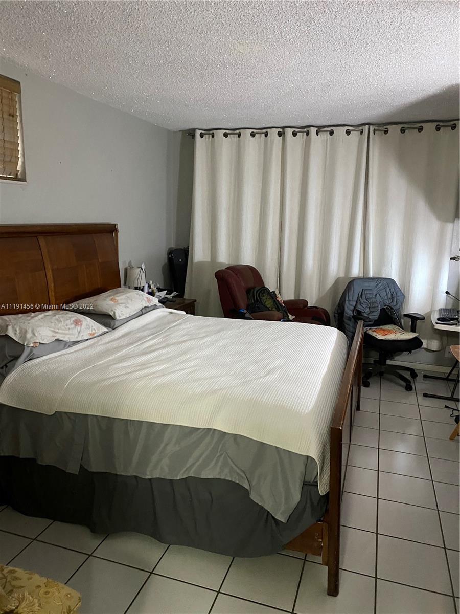 ROLLING GREEN CONDO B - Residential