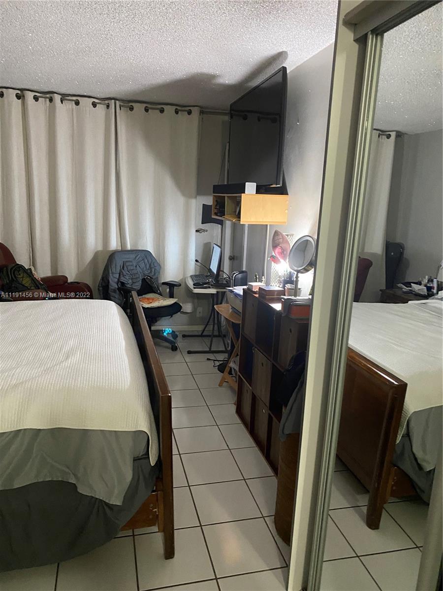 ROLLING GREEN CONDO B - Residential
