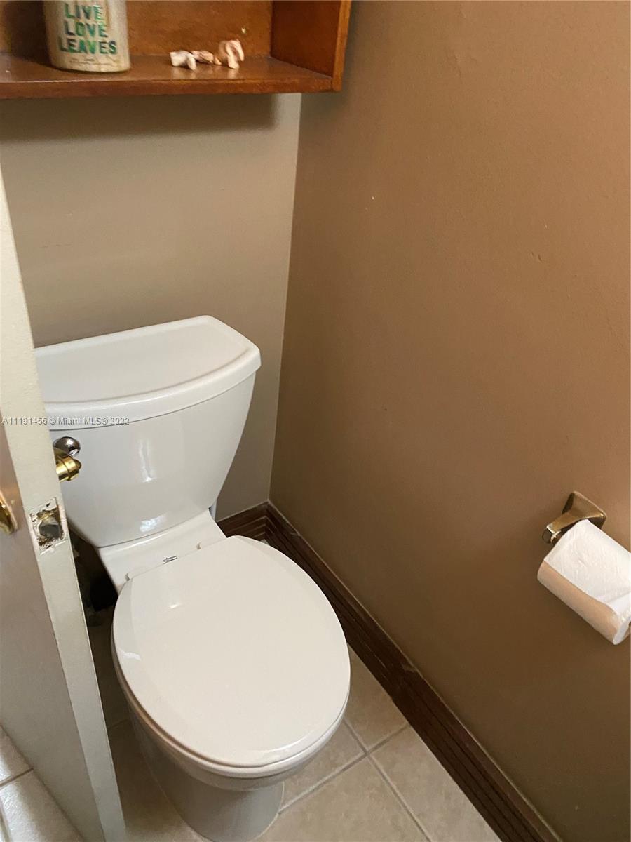 ROLLING GREEN CONDO B - Residential