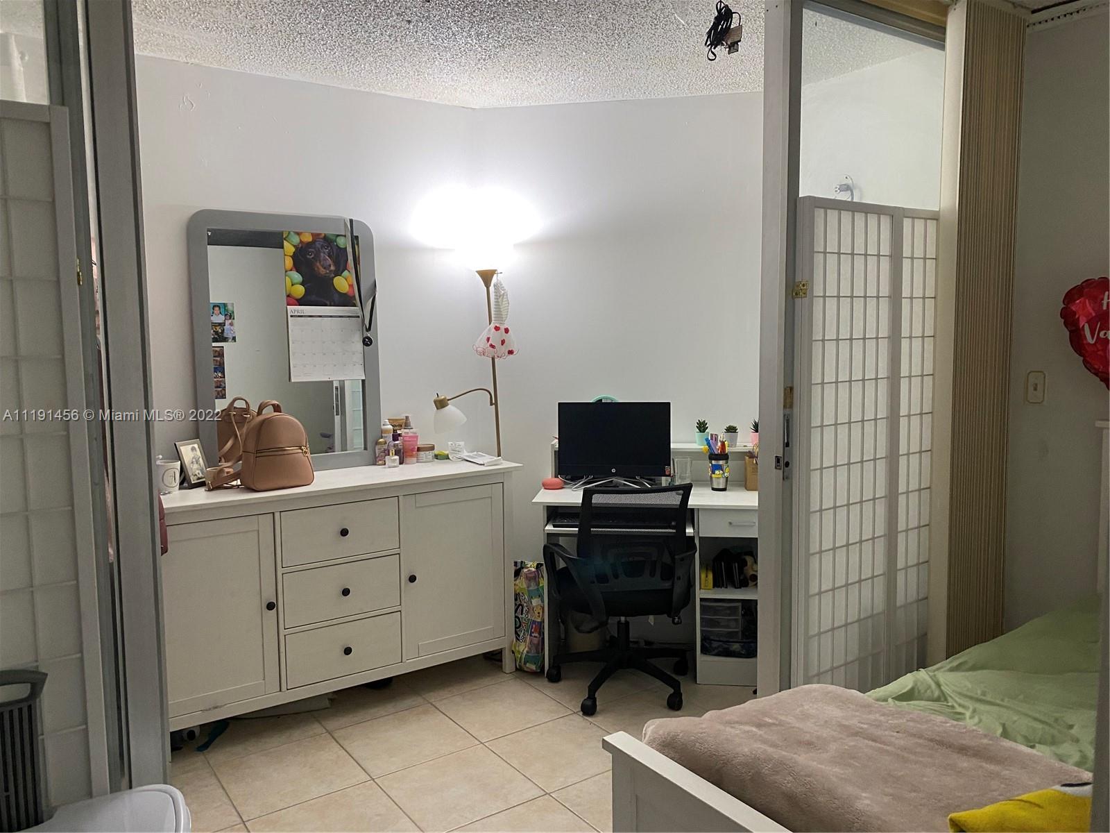 ROLLING GREEN CONDO B - Residential