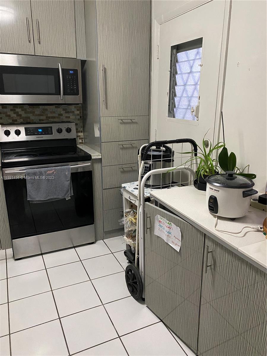 ROLLING GREEN CONDO B - Residential
