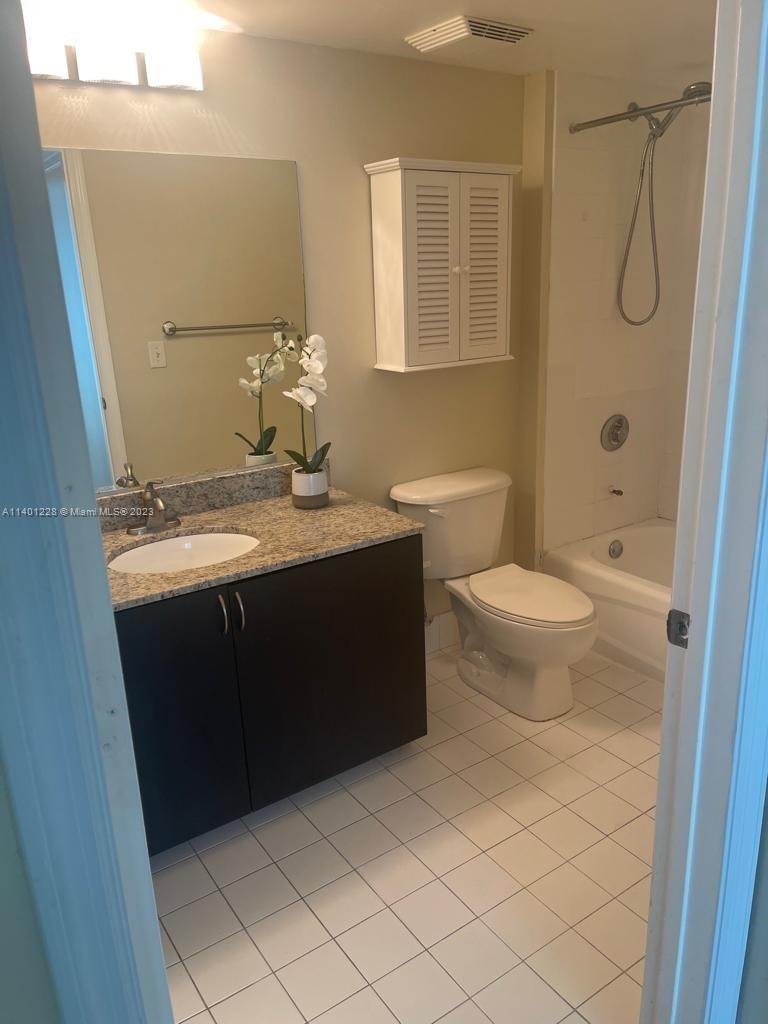 THE ASTON CONDO - Residential