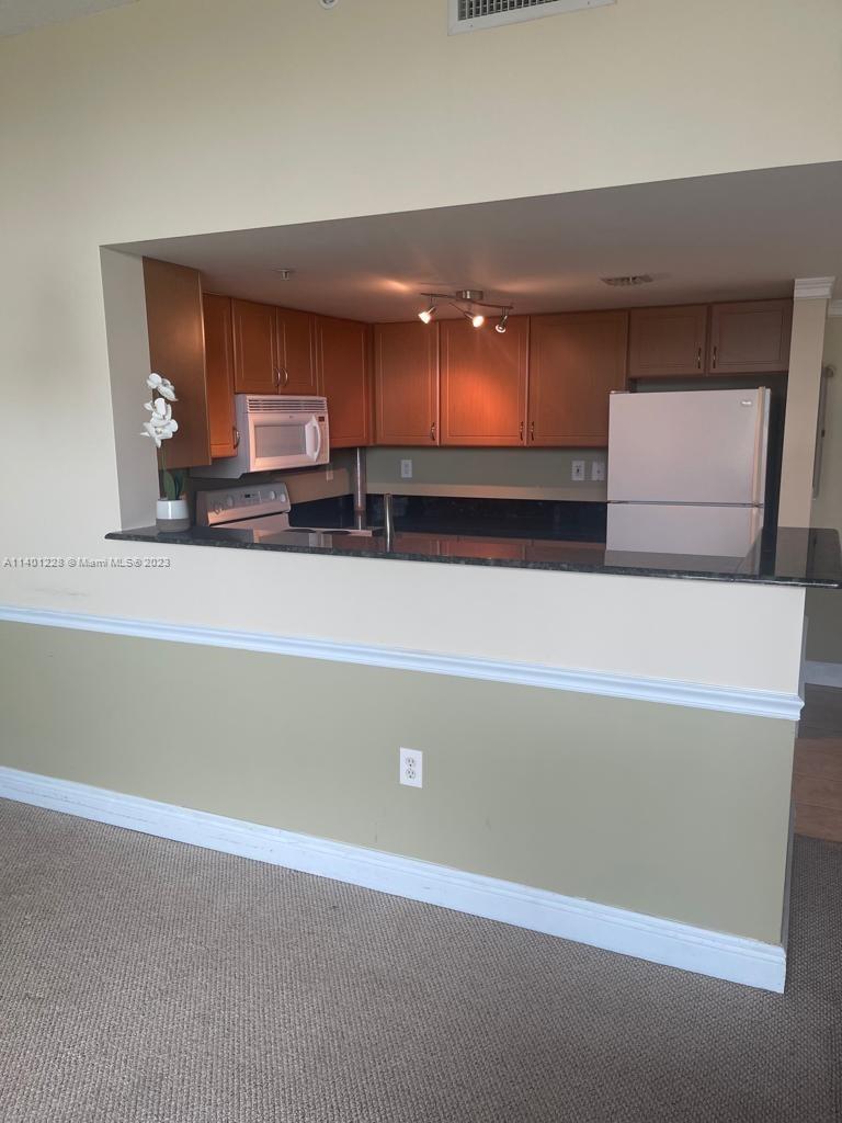 THE ASTON CONDO - Residential