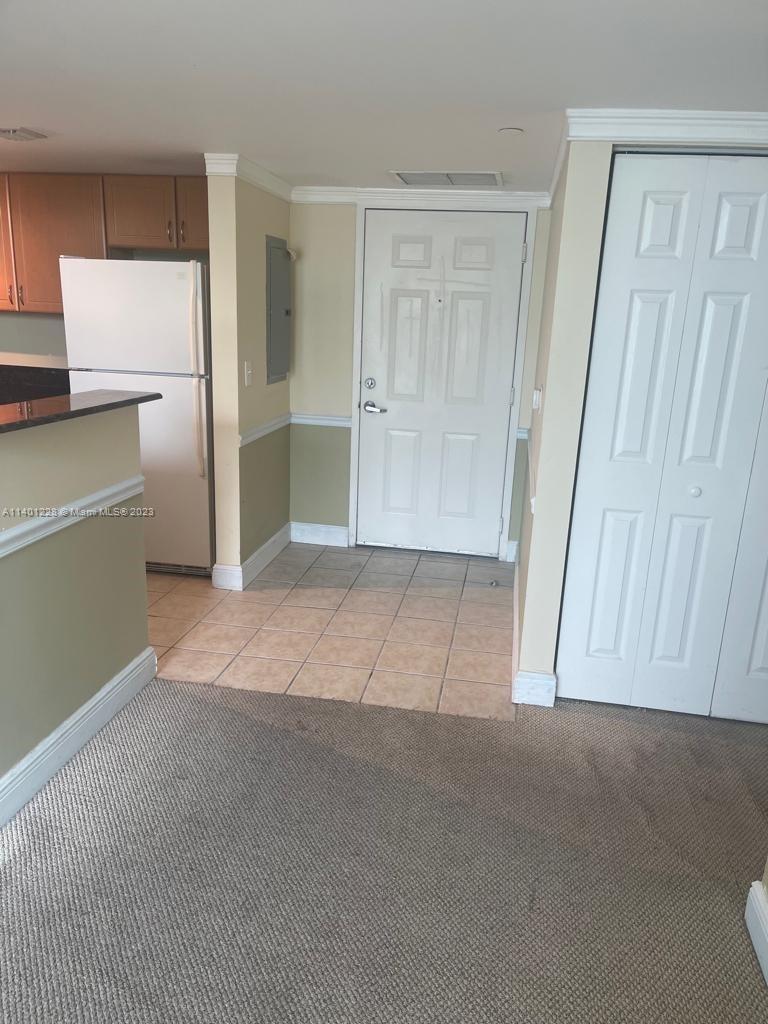 THE ASTON CONDO - Residential