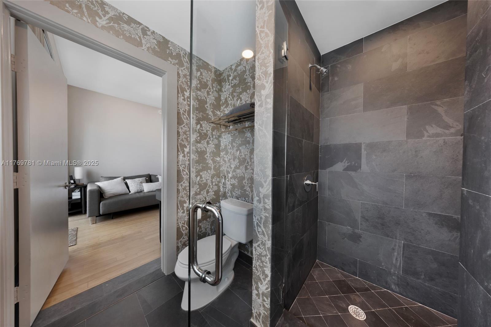 900 BISCAYNE BAY CONDO - Residential