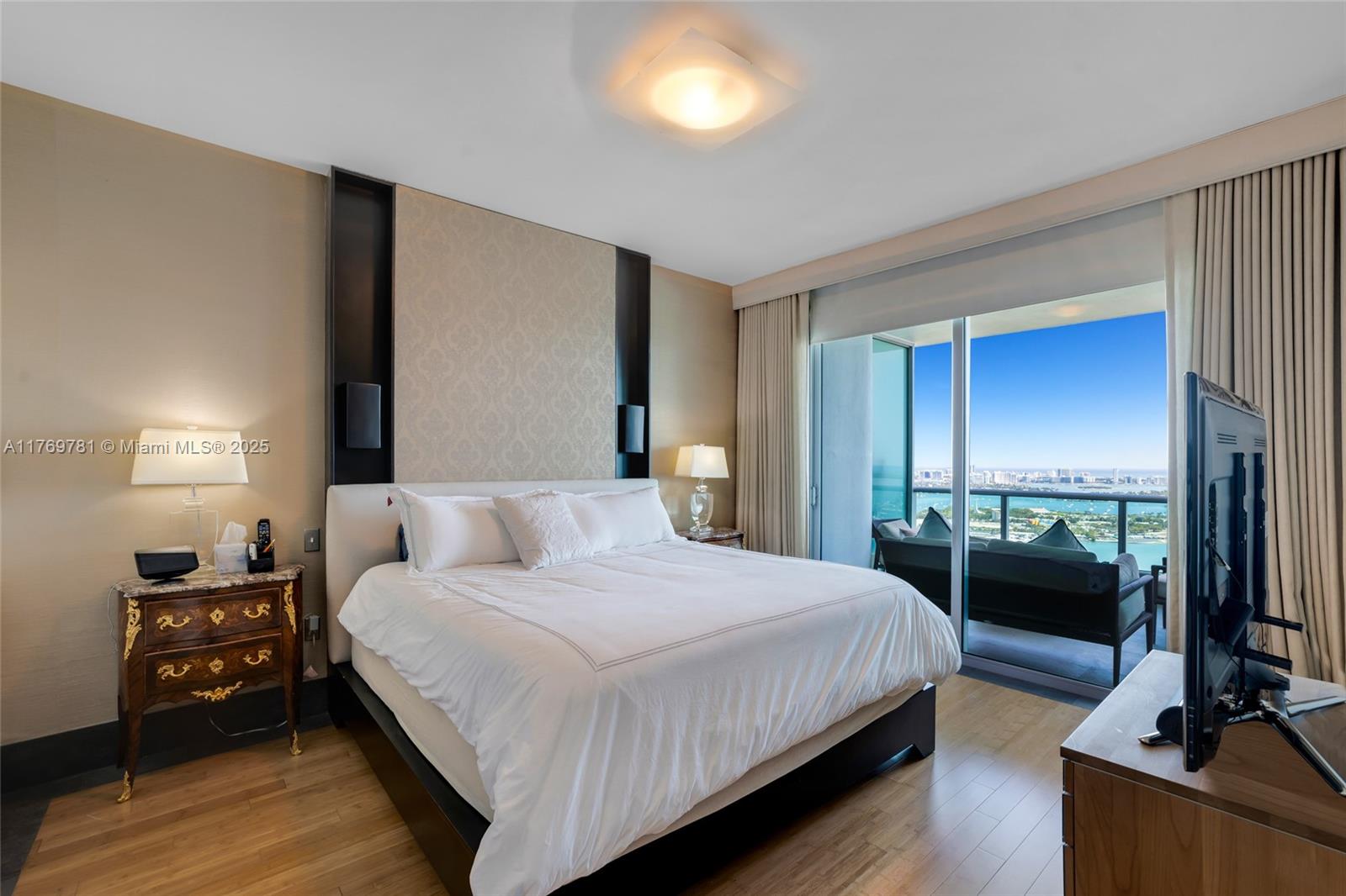 900 BISCAYNE BAY CONDO - Residential