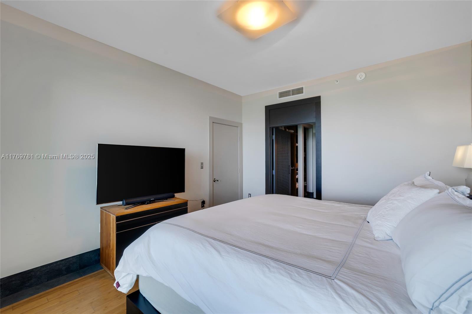 900 BISCAYNE BAY CONDO - Residential