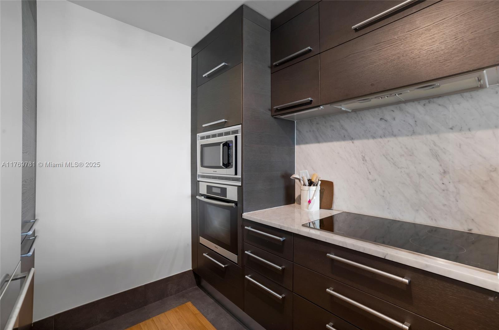 900 BISCAYNE BAY CONDO - Residential