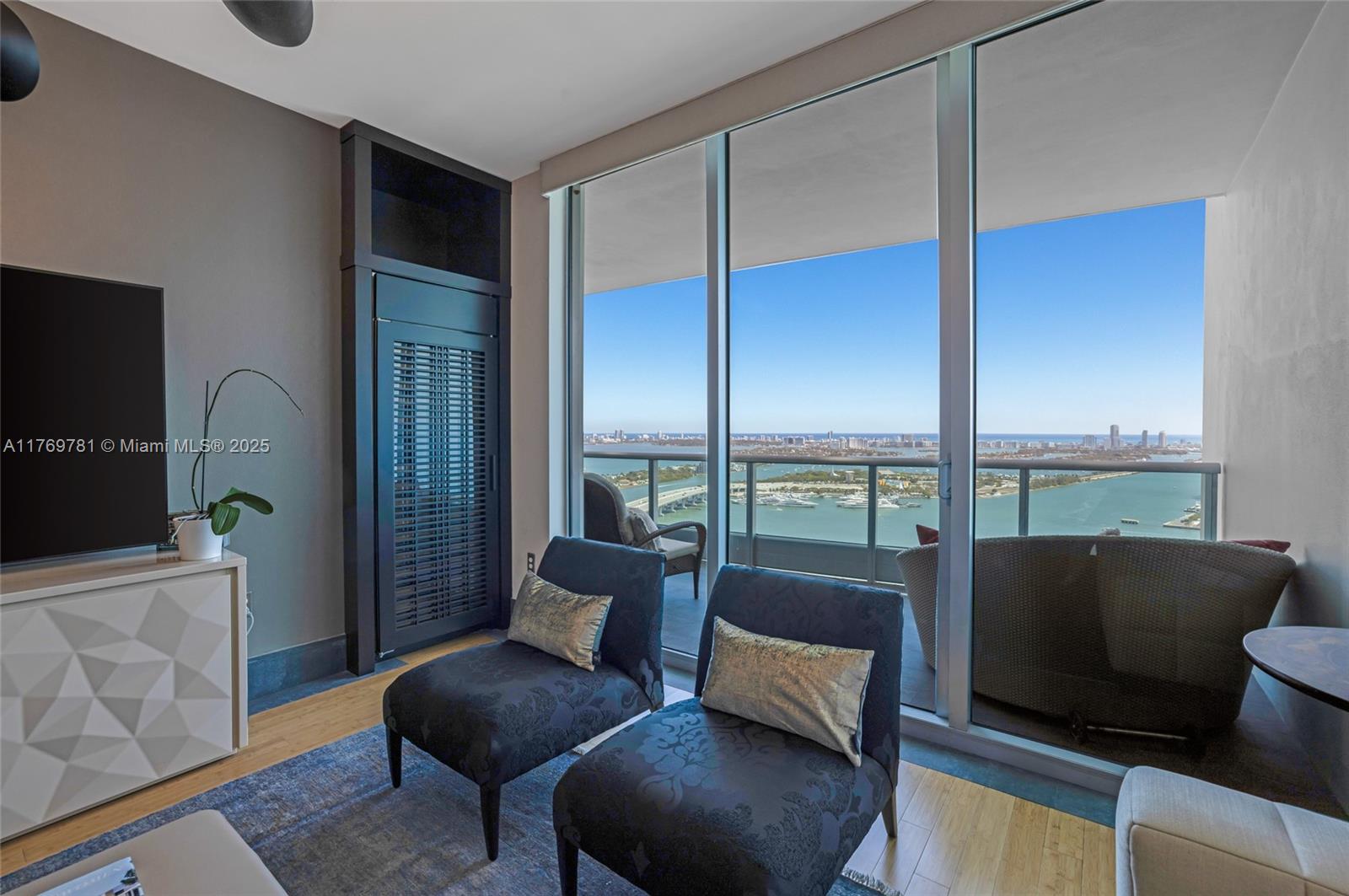 900 BISCAYNE BAY CONDO - Residential