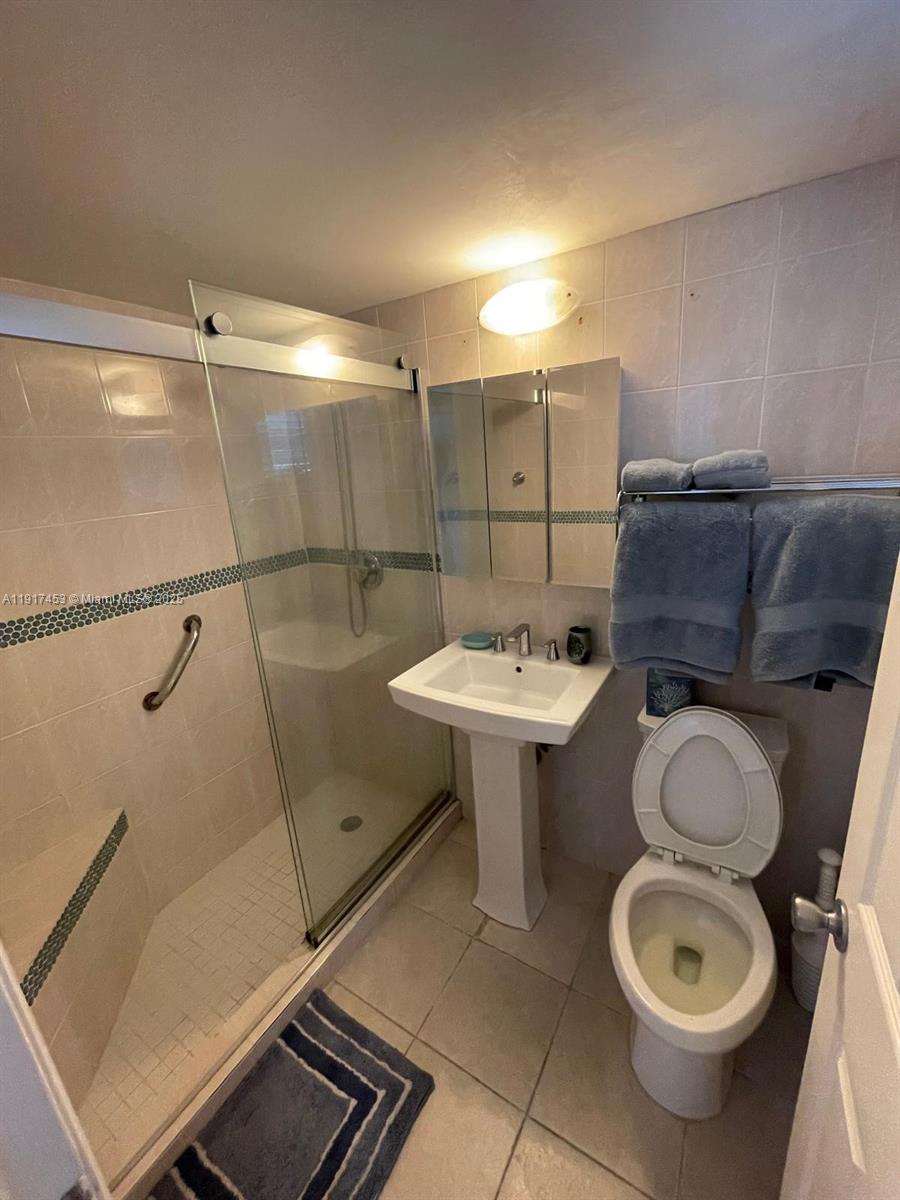 BROADWATER BEACH ARMS I C - Residential