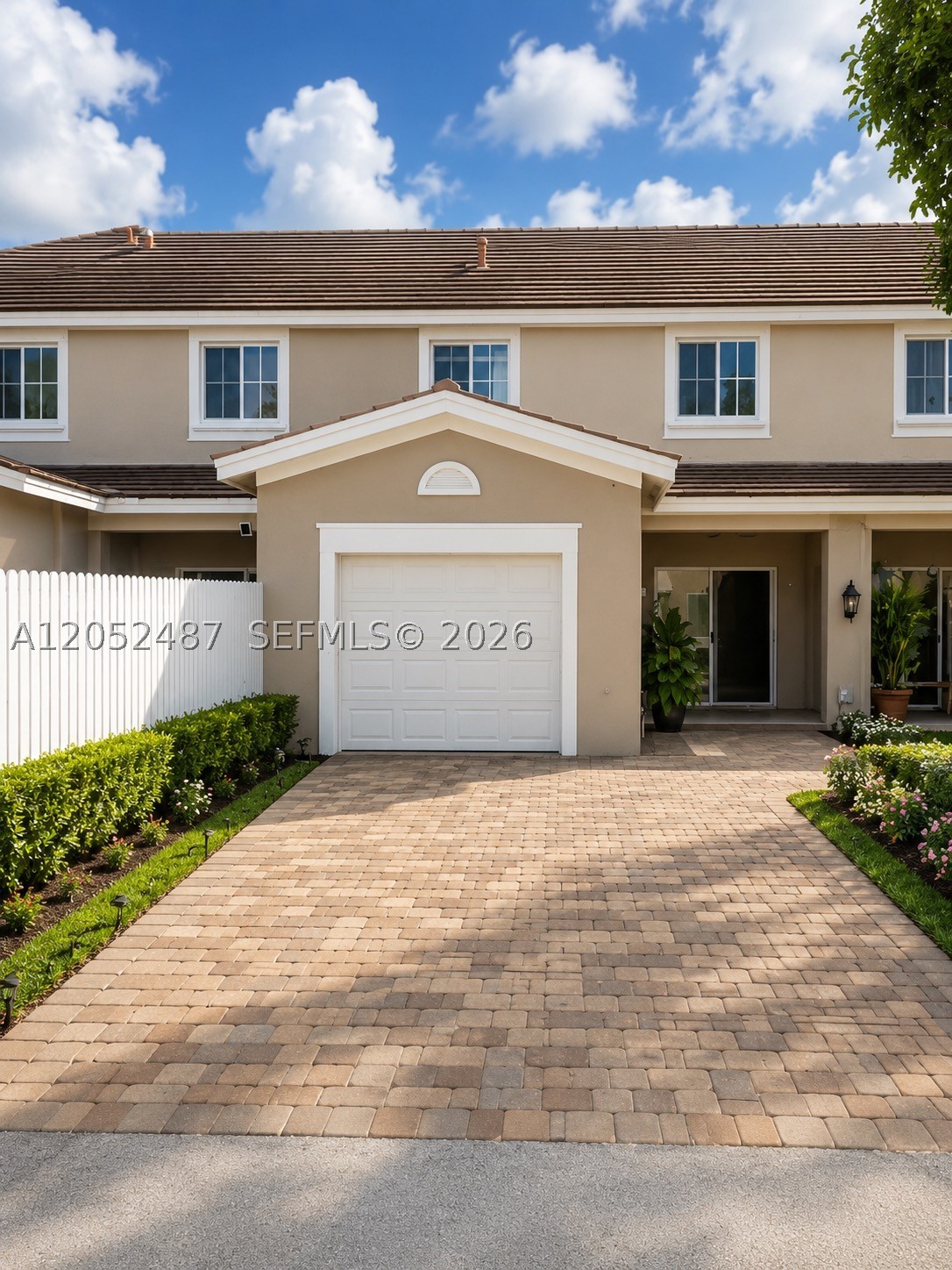 MANDARIN LAKES - Residential Lease