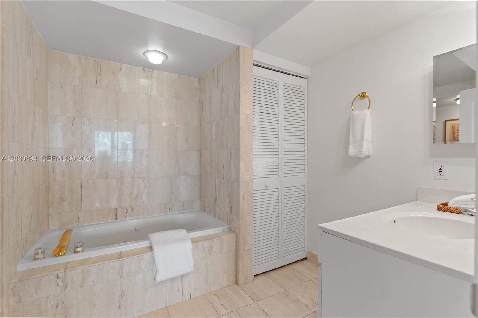 SUNSET HARBOUR SOUTH CONDO - Residential