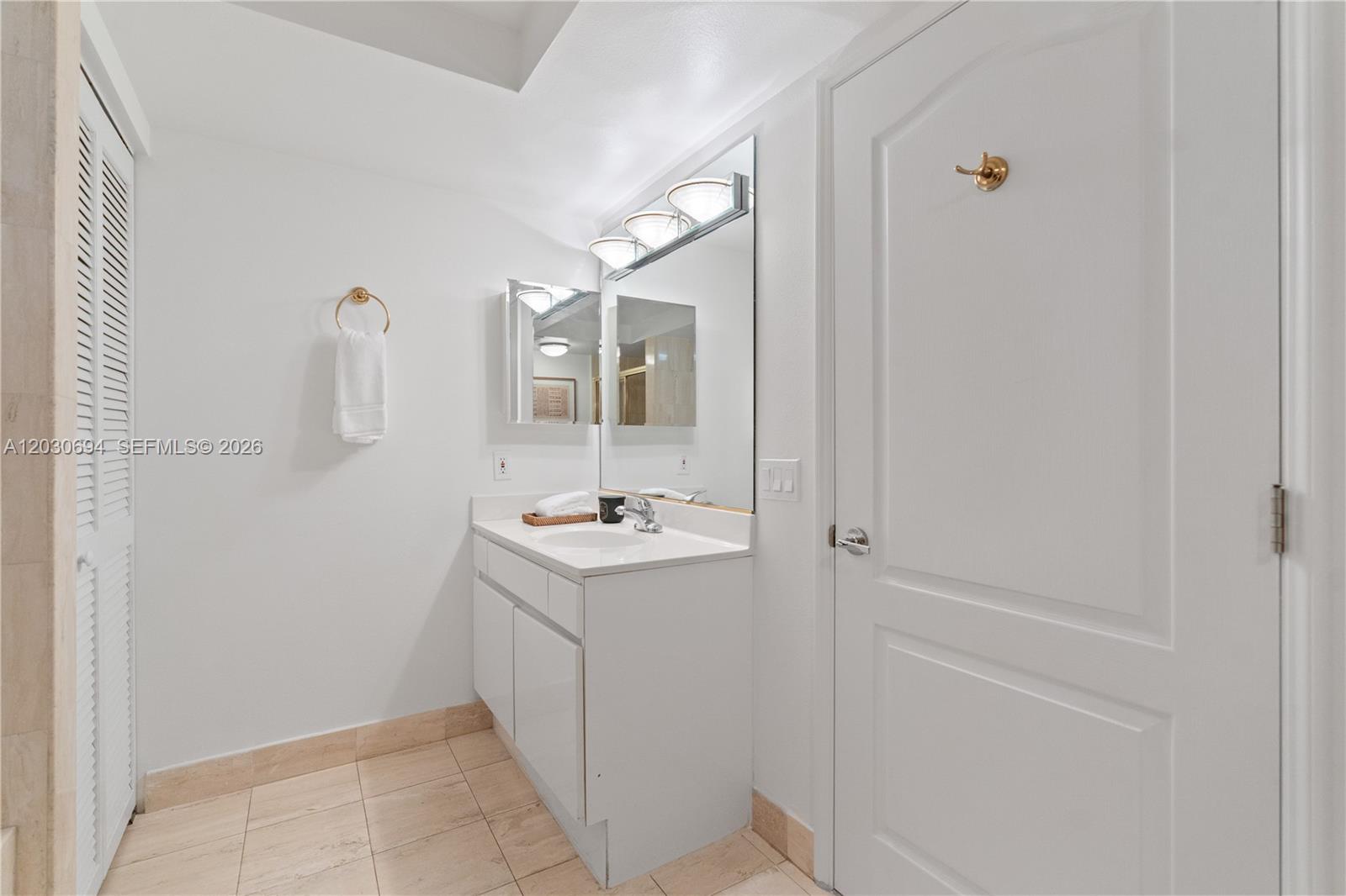SUNSET HARBOUR SOUTH CONDO - Residential