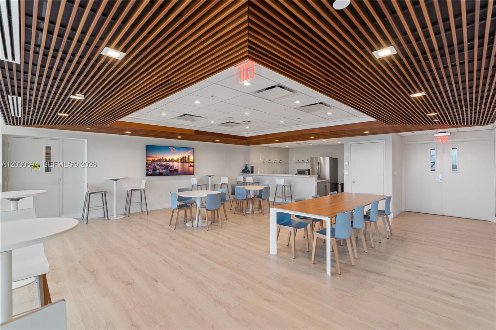 SUNSET HARBOUR SOUTH CONDO - Residential