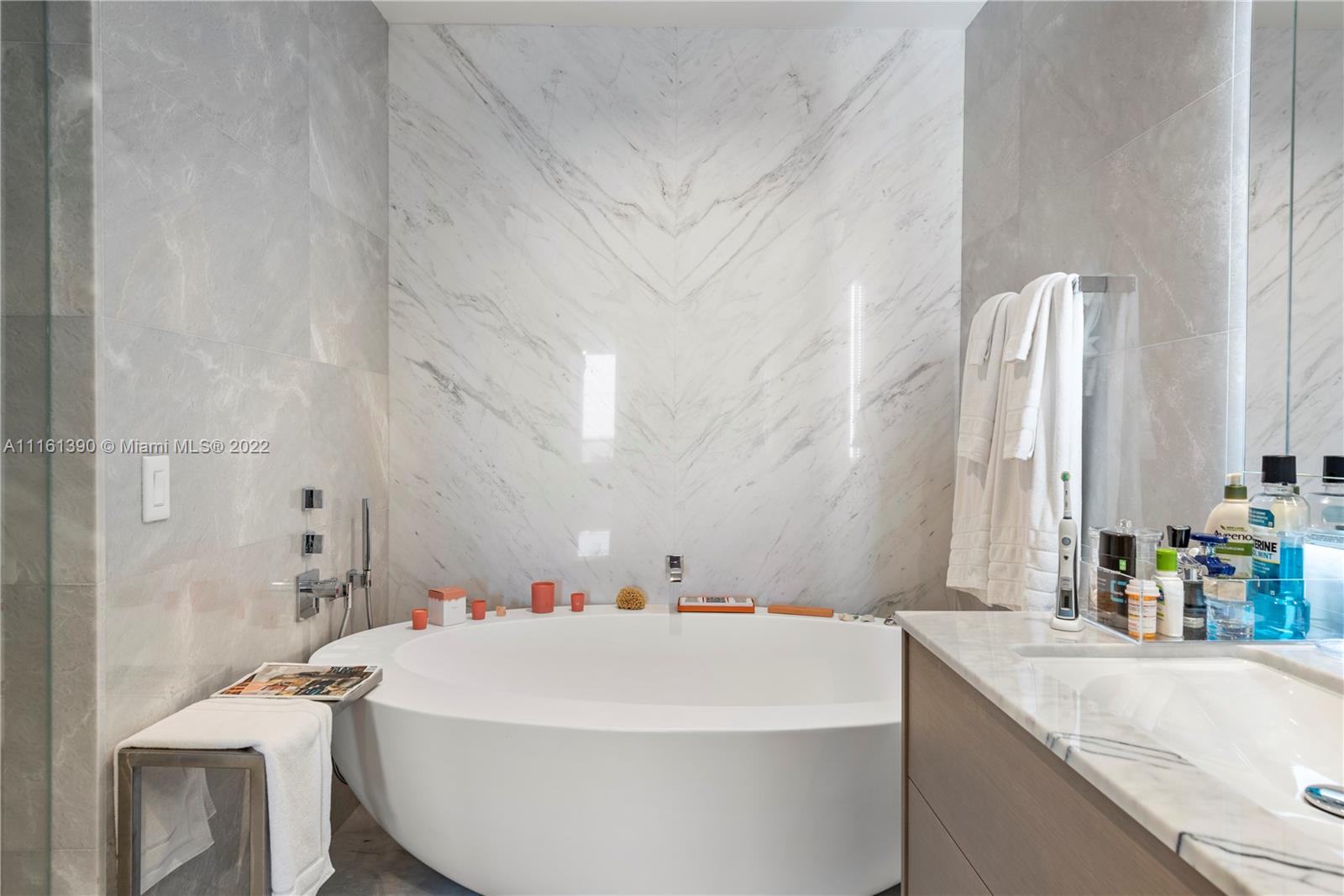 Turnberry Ocean Club - Residential