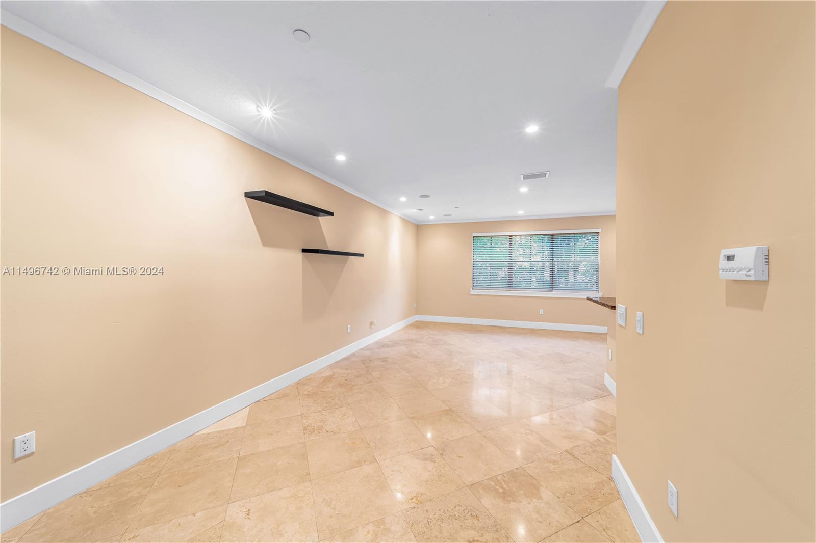 VILLAGGIO IN THE GROVE CO - Residential Lease