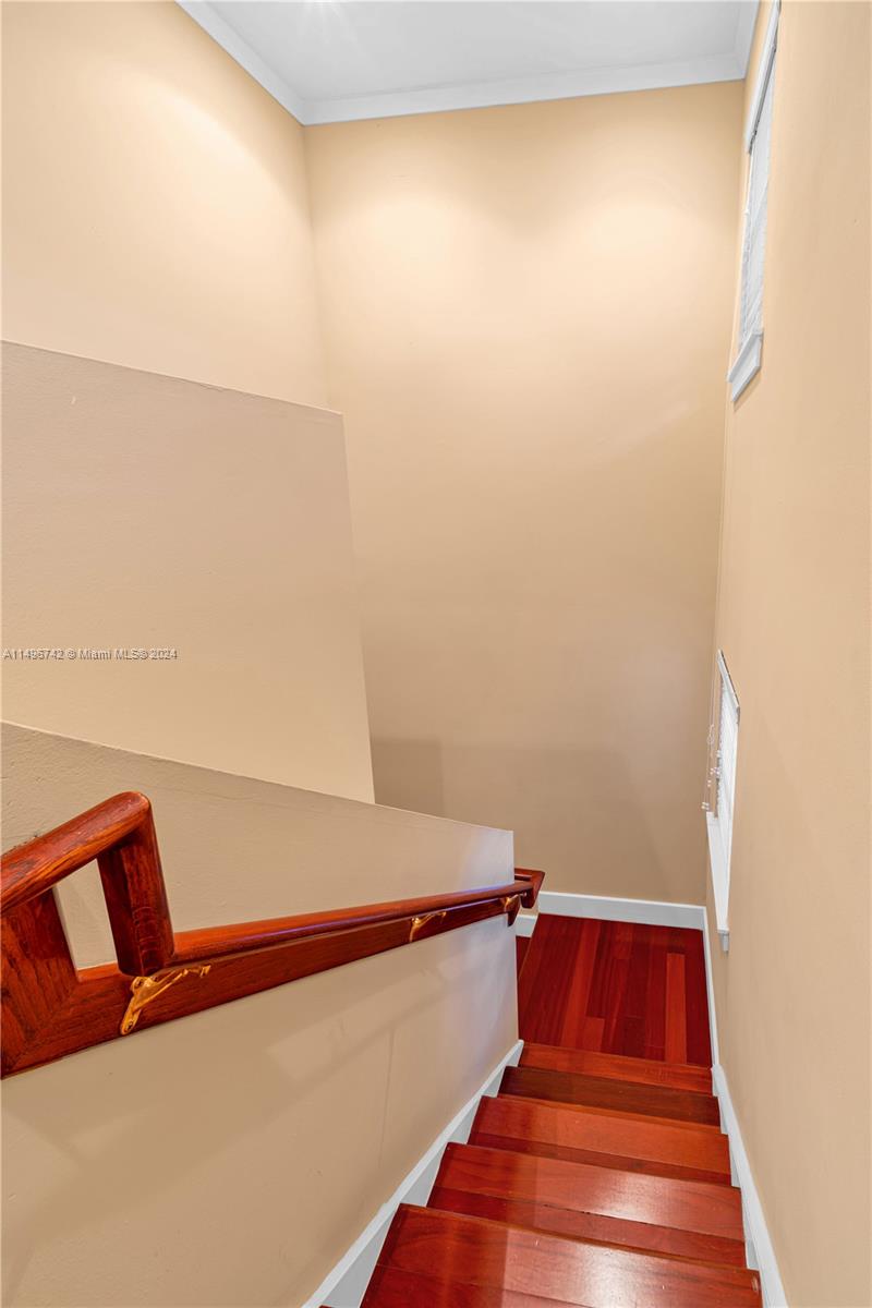 VILLAGGIO IN THE GROVE CO - Residential Lease