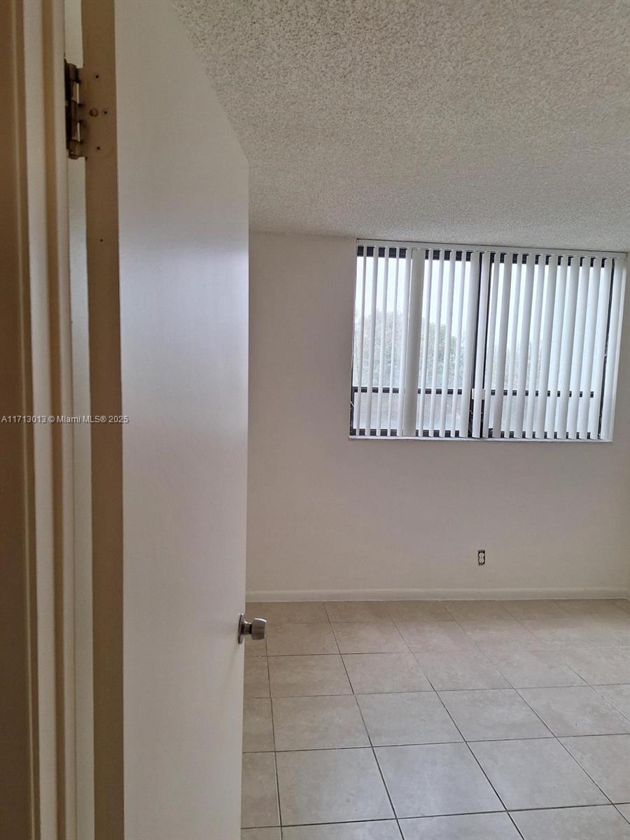 PRESIDENTIAL GOLFVIEW CON - Residential Lease