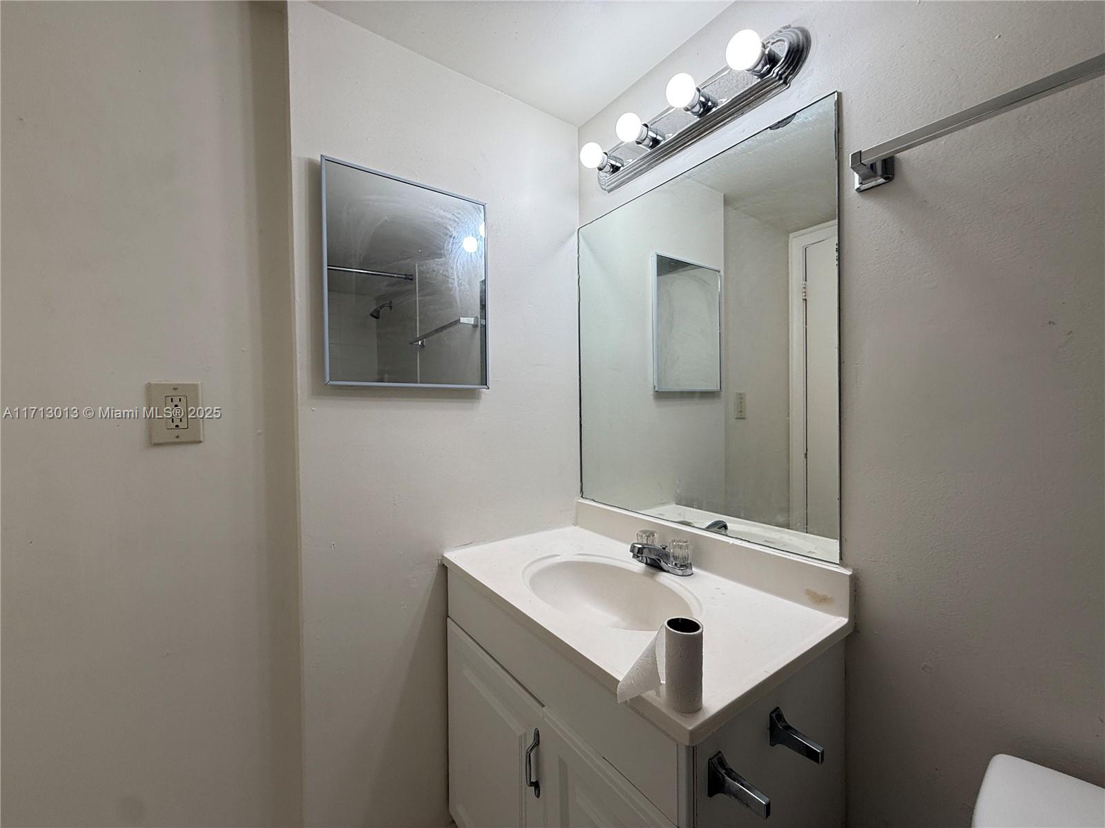 PRESIDENTIAL GOLFVIEW CON - Residential Lease