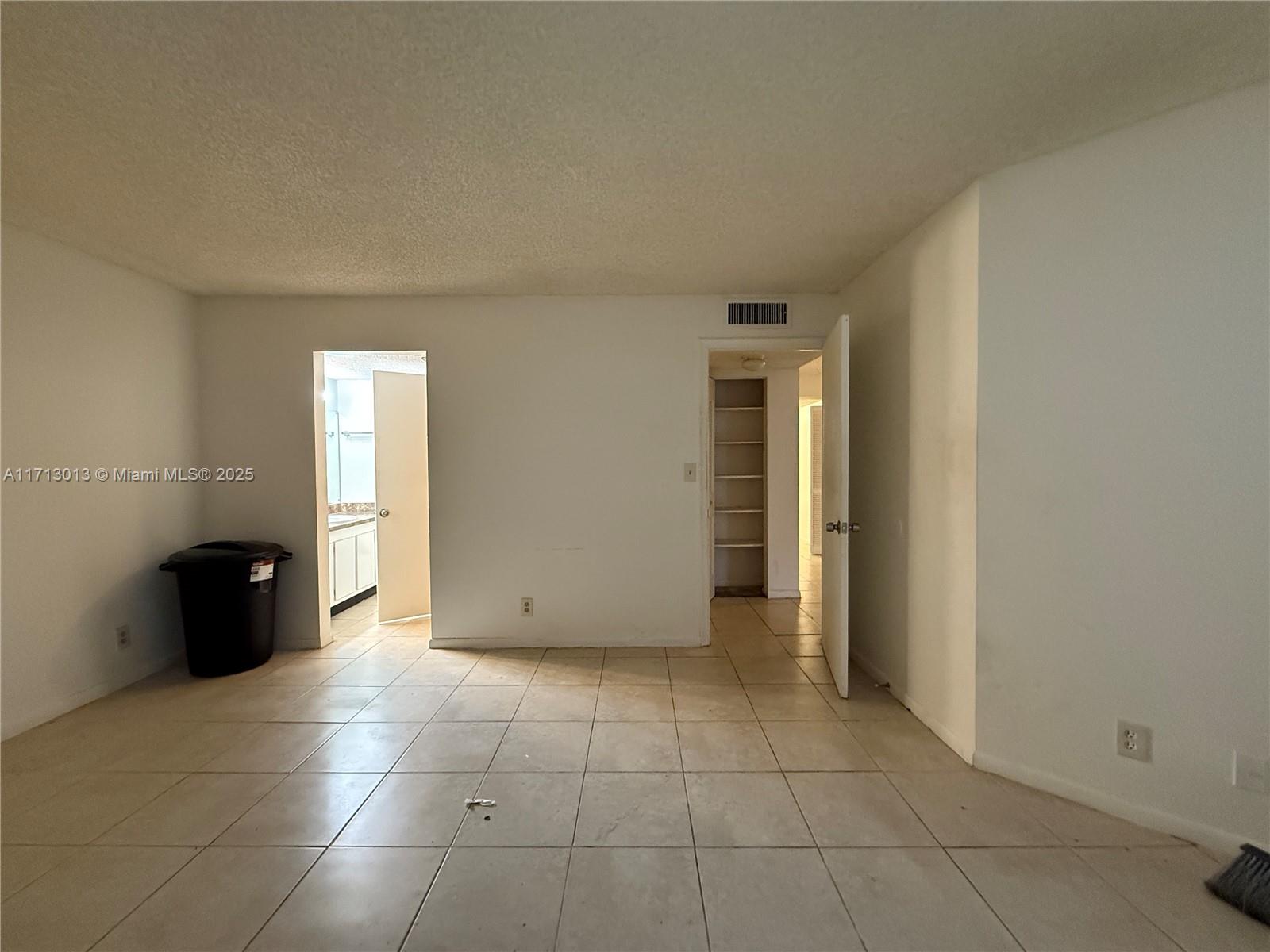 PRESIDENTIAL GOLFVIEW CON - Residential Lease