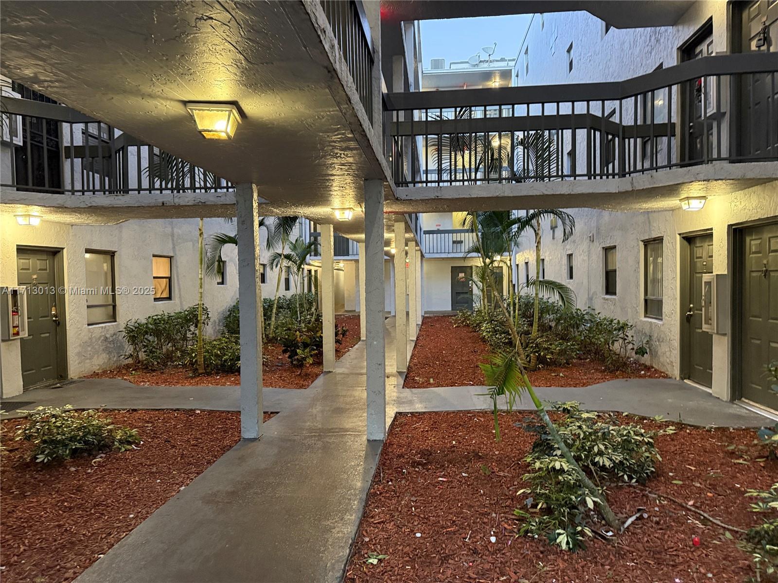 PRESIDENTIAL GOLFVIEW CON - Residential Lease