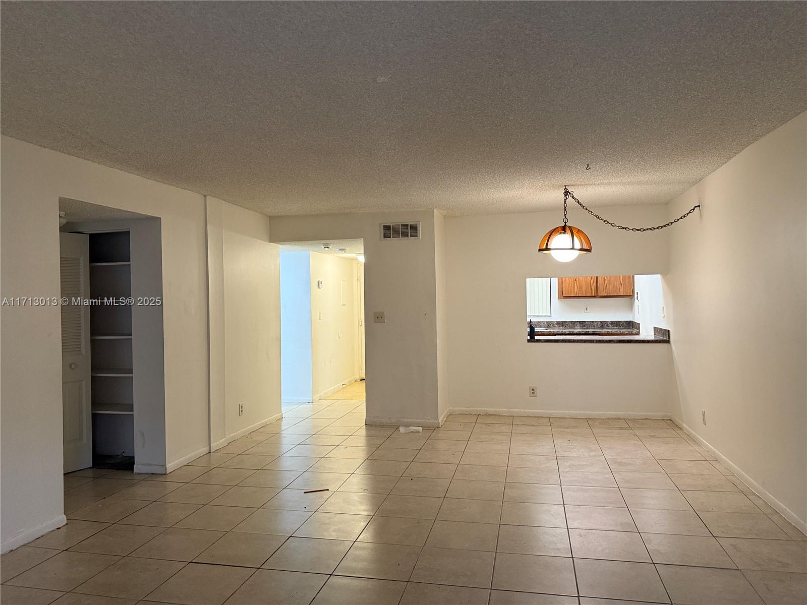 PRESIDENTIAL GOLFVIEW CON - Residential Lease