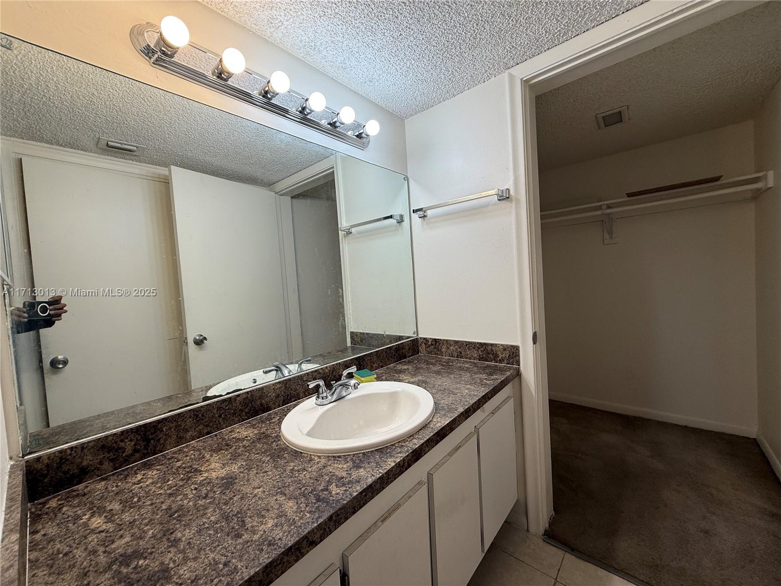 PRESIDENTIAL GOLFVIEW CON - Residential Lease