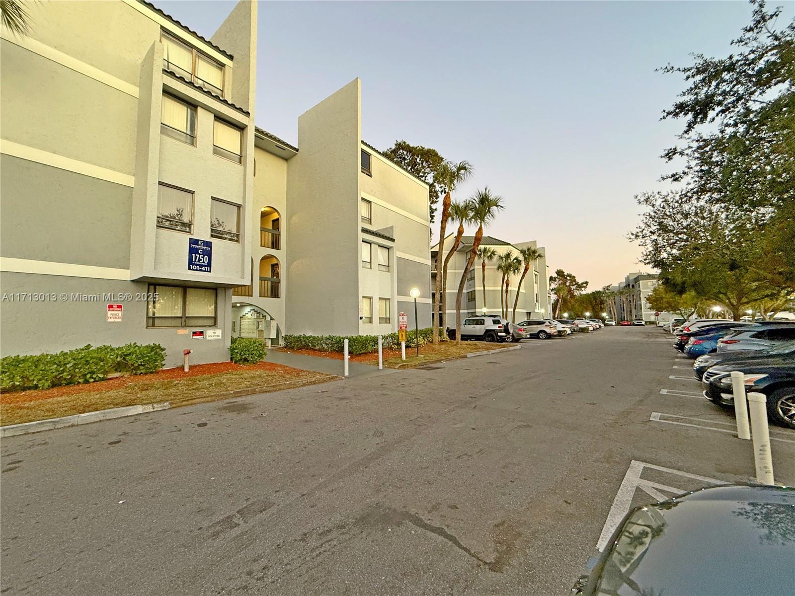 PRESIDENTIAL GOLFVIEW CON - Residential Lease