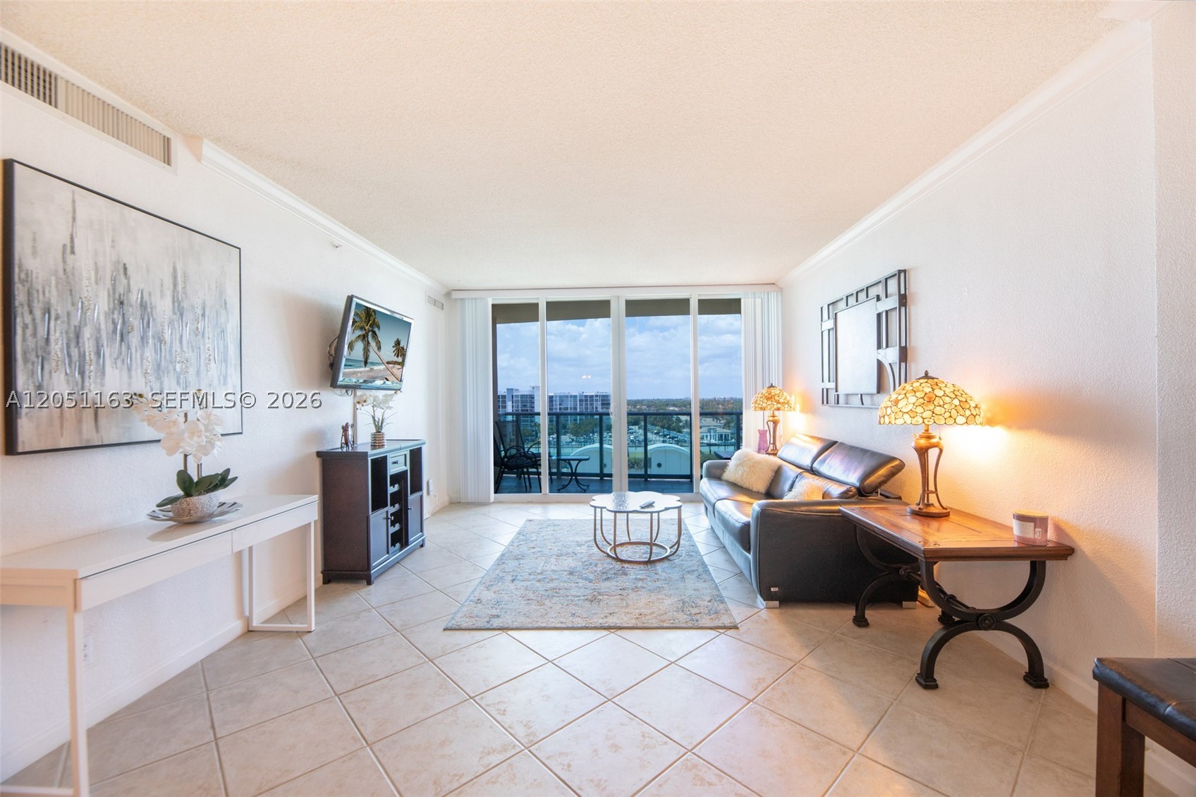 WAVE CONDO - Residential