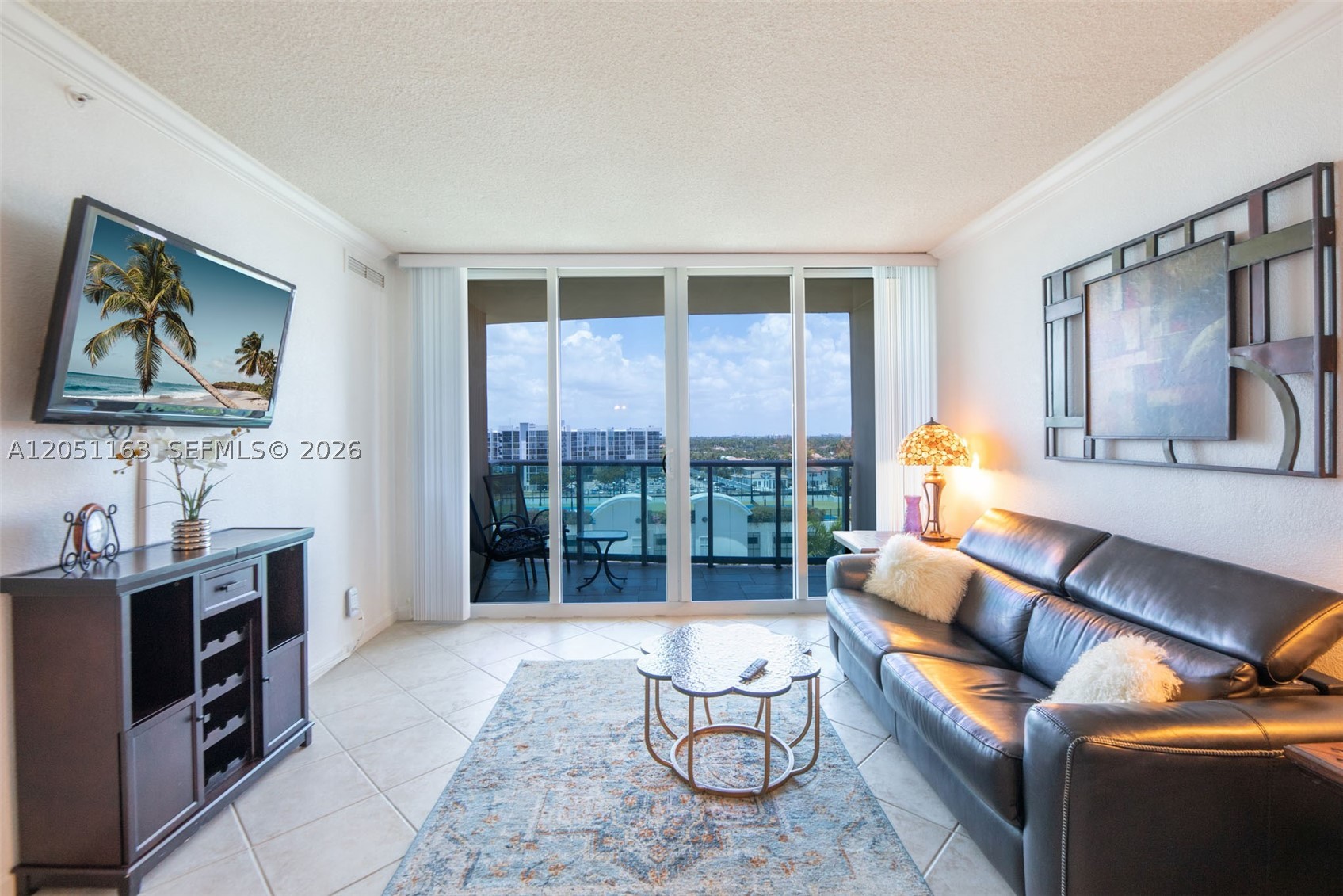 WAVE CONDO - Residential