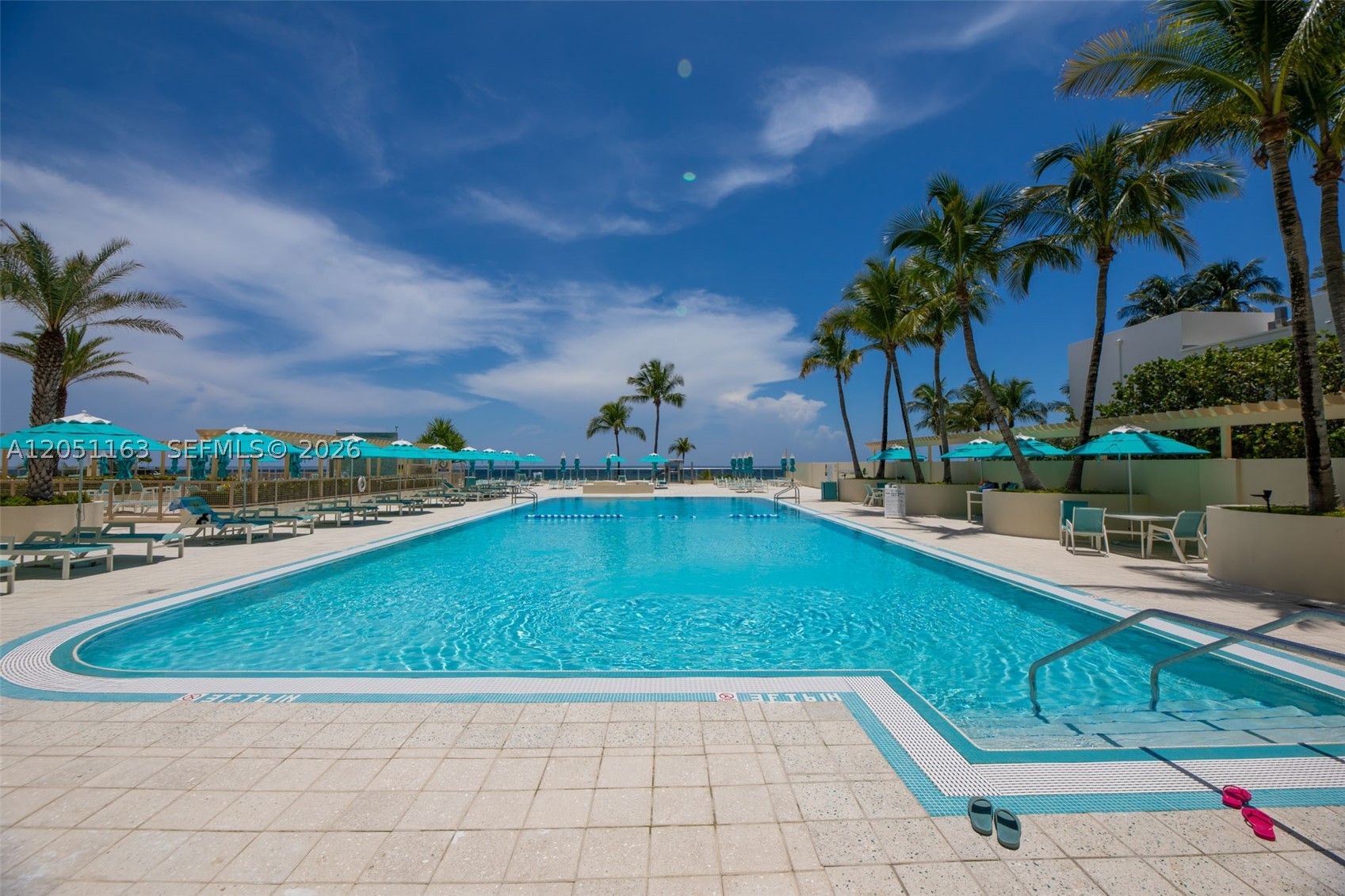 WAVE CONDO - Residential
