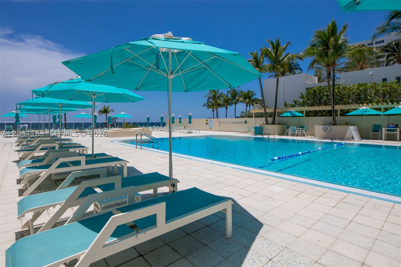 WAVE CONDO - Residential
