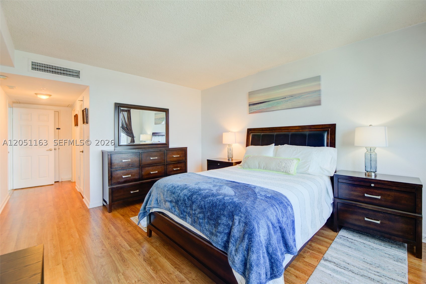 WAVE CONDO - Residential