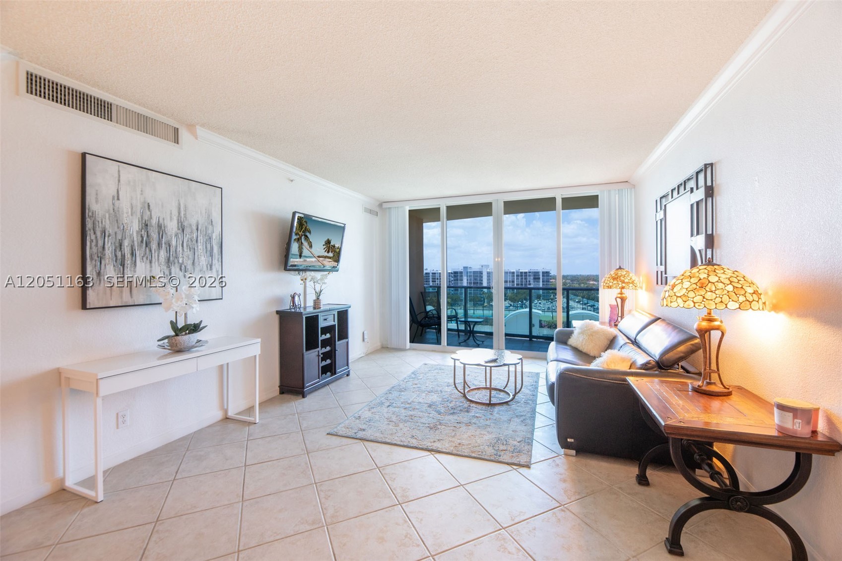WAVE CONDO - Residential