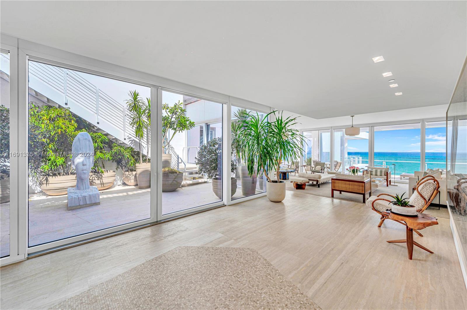 SURF CLUB CONDO - Residential