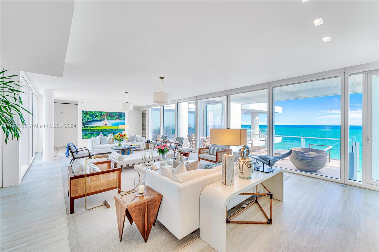 SURF CLUB CONDO - Residential