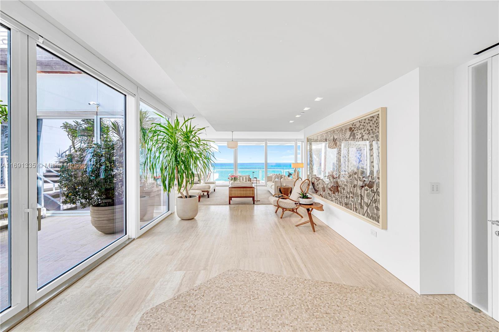 SURF CLUB CONDO - Residential