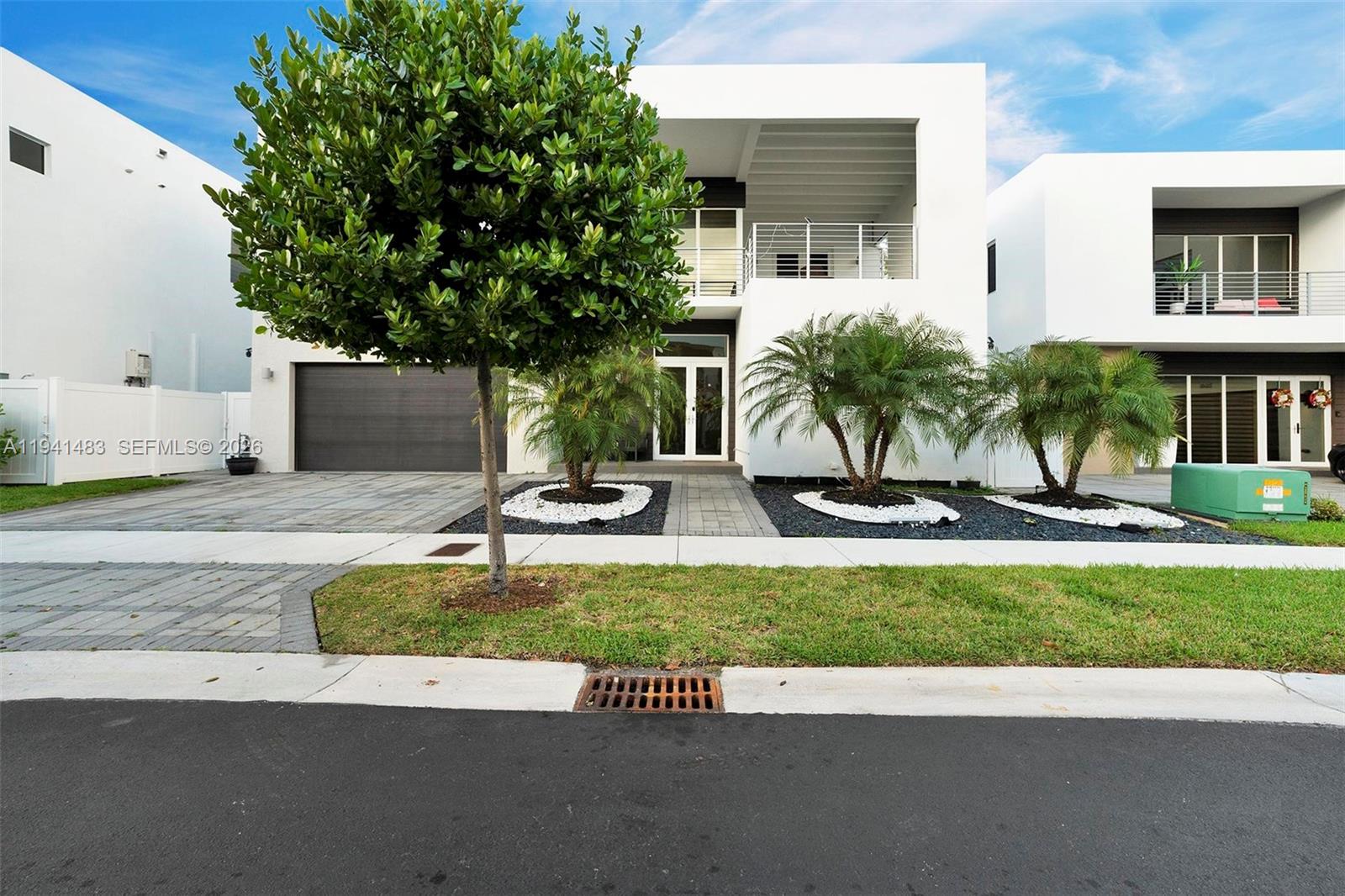 DORAL COMMONS RESIDENTIAL - Residential