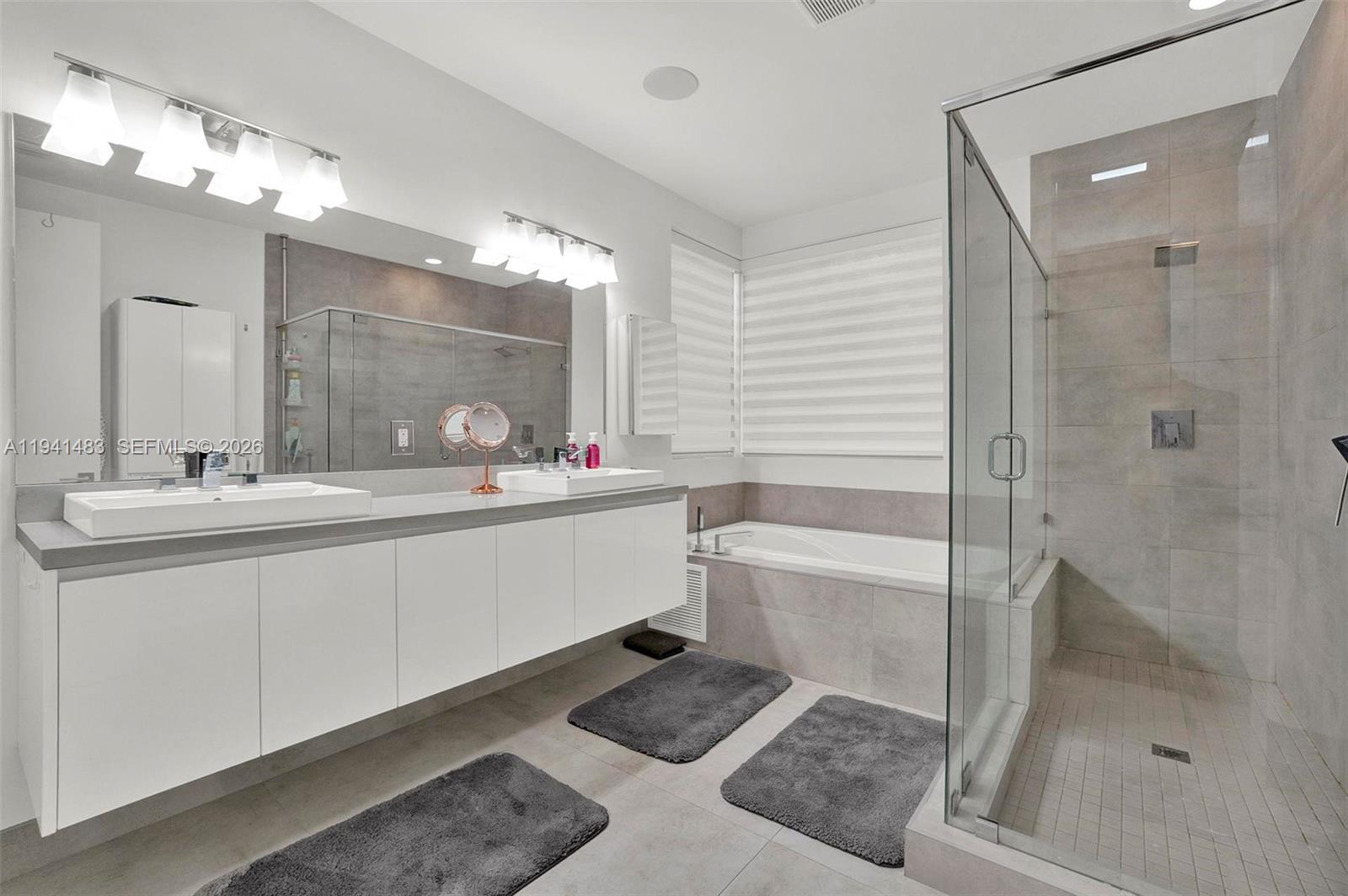 DORAL COMMONS RESIDENTIAL - Residential
