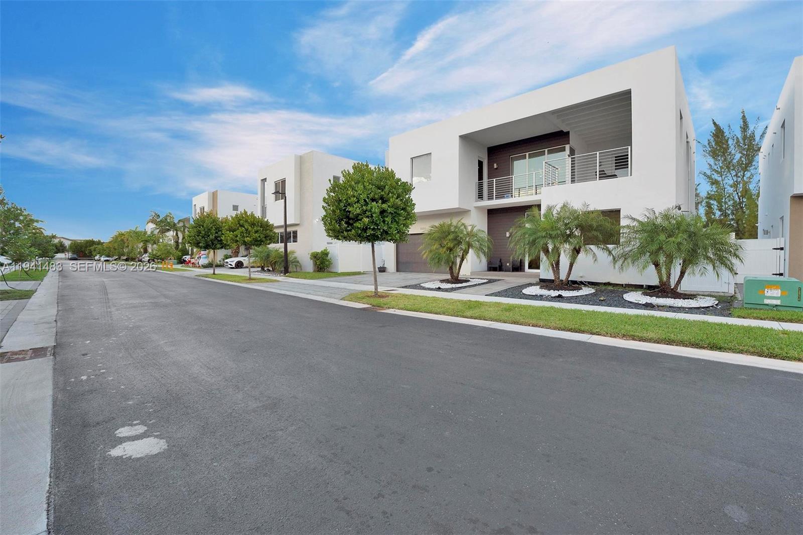 DORAL COMMONS RESIDENTIAL - Residential