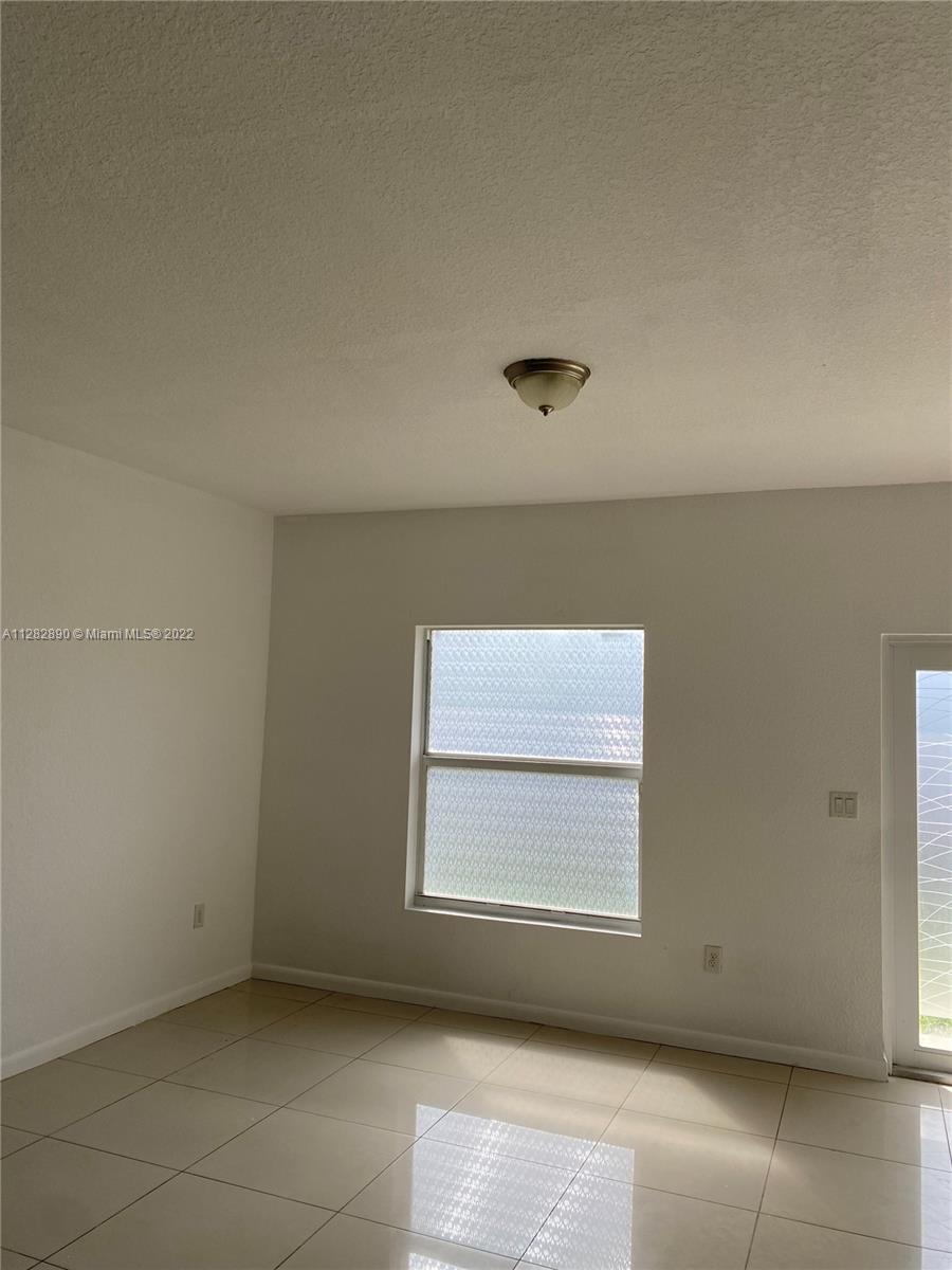 BUDDYS PARADISE - Residential