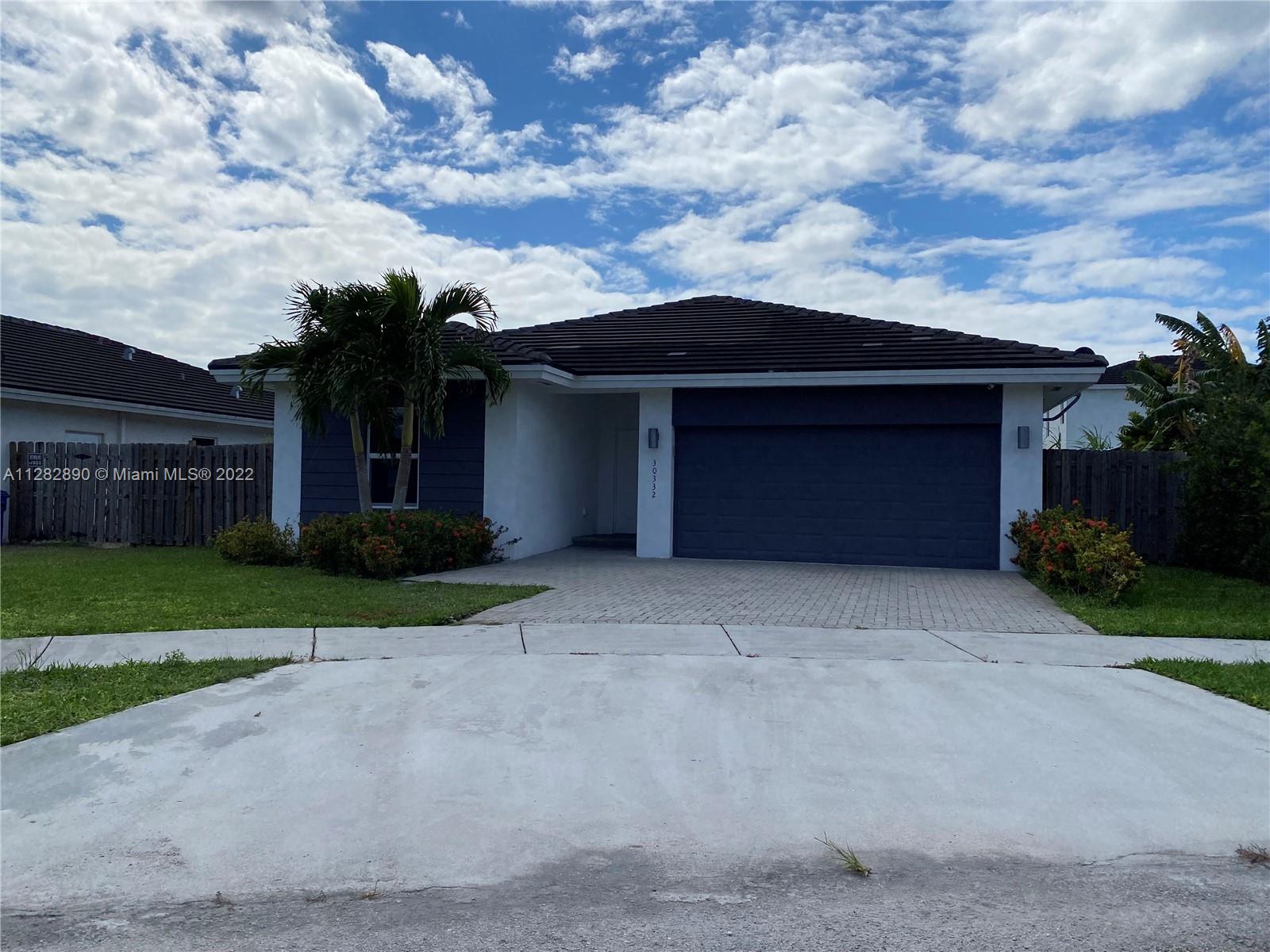 BUDDYS PARADISE - Residential