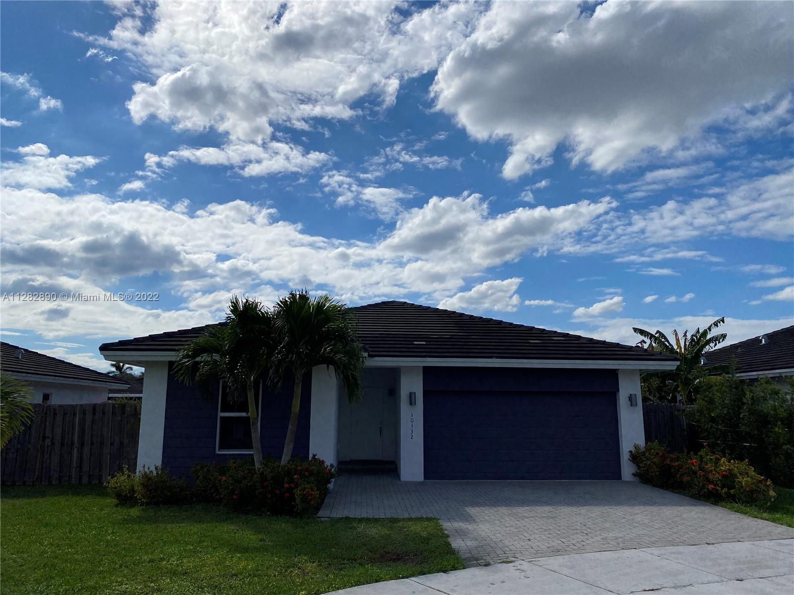 BUDDYS PARADISE - Residential