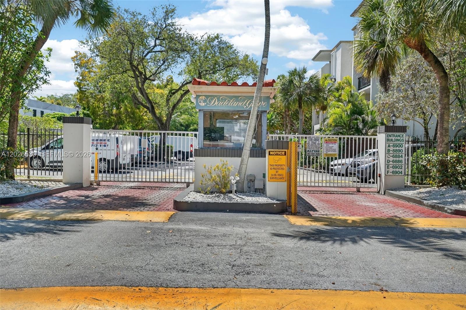 DADELAND GROVE CONDO - Residential Lease