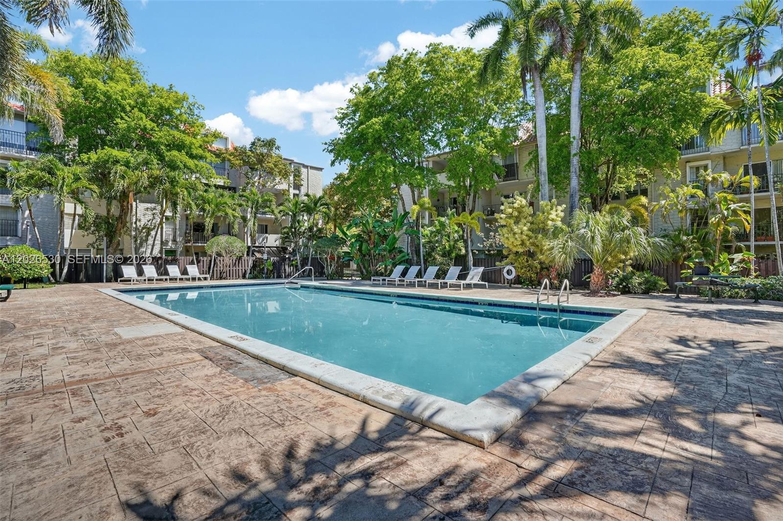 DADELAND GROVE CONDO - Residential Lease