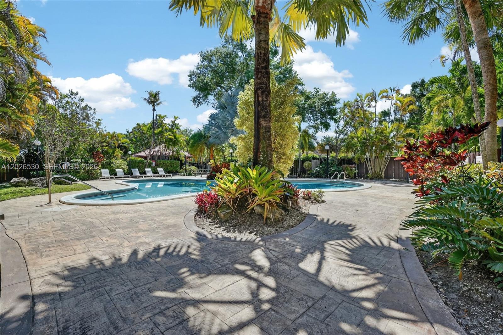 DADELAND GROVE CONDO - Residential Lease