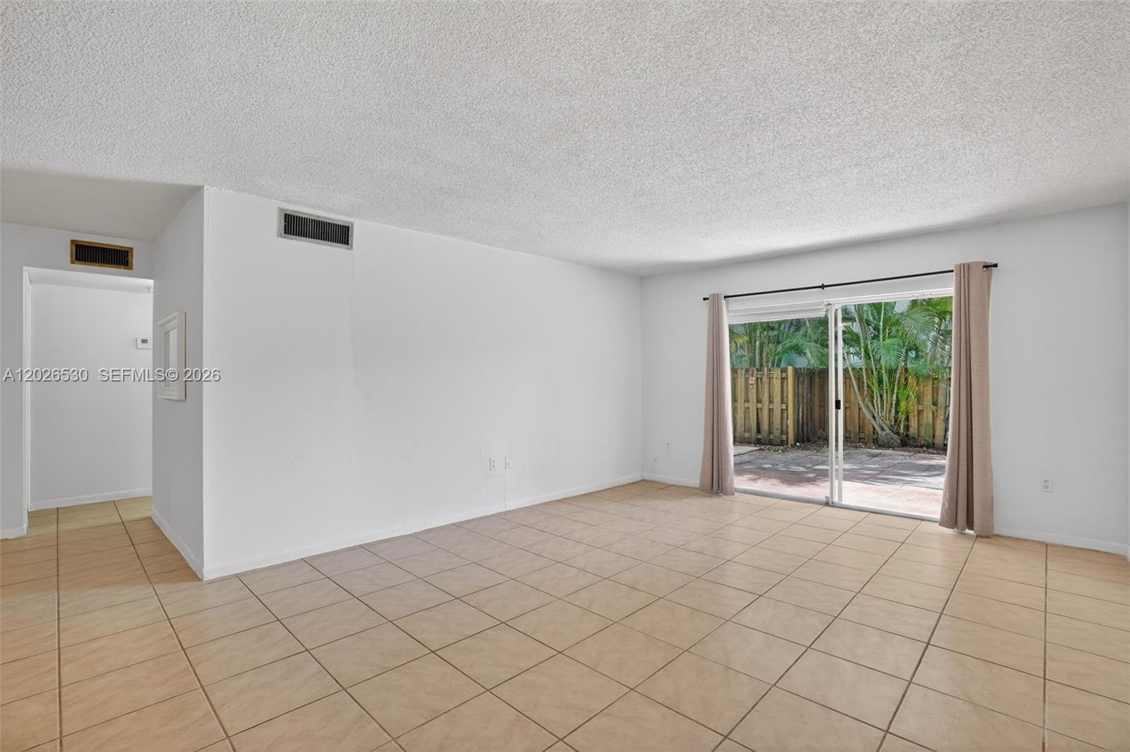 DADELAND GROVE CONDO - Residential Lease