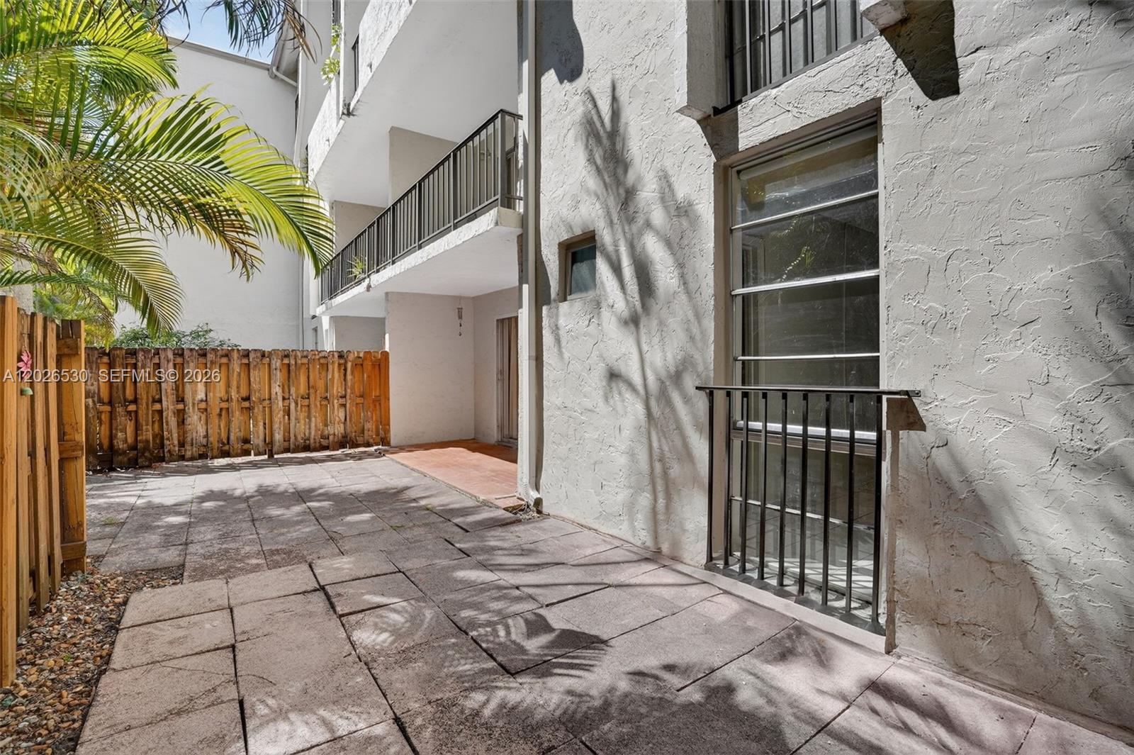 DADELAND GROVE CONDO - Residential Lease