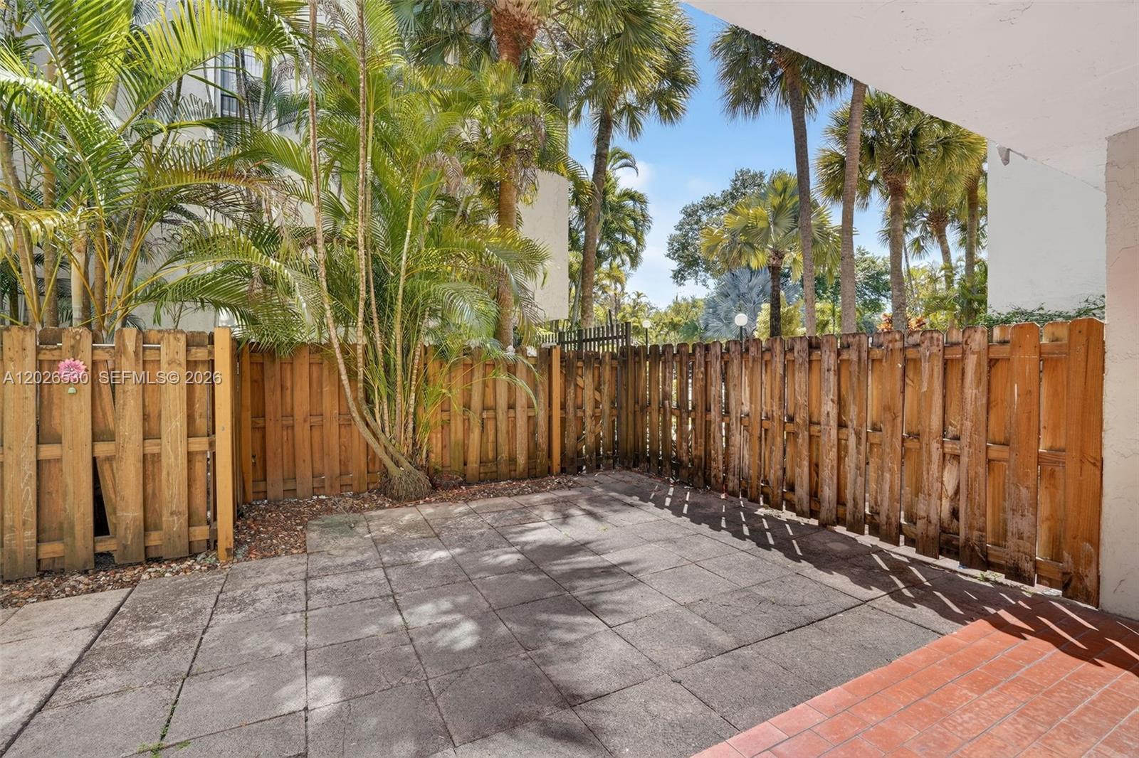 DADELAND GROVE CONDO - Residential Lease