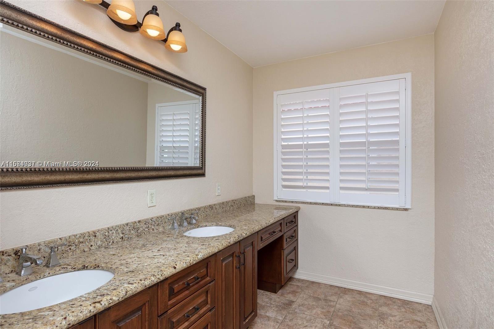 Emerald Isle - Residential